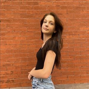 Meet your Posher, Chloe